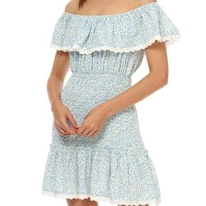 Stellah Smocked Mini Dress in Sky Floral